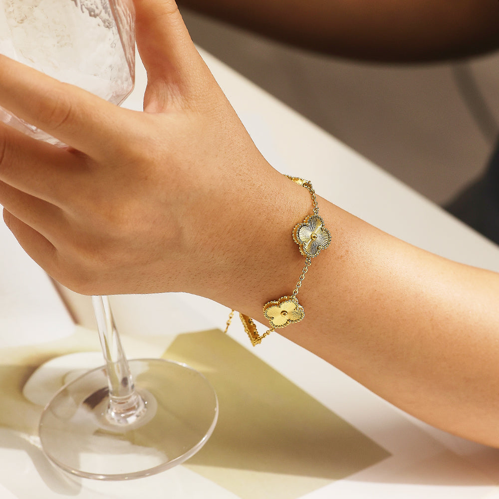 Gold Clover Bracelet – Waterproof & Tarnish Free | Daph Quality