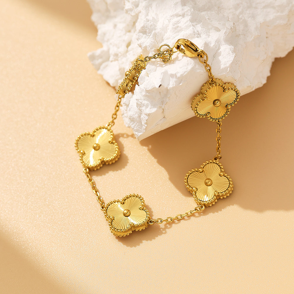 Gold Clover Bracelet – Waterproof & Tarnish Free | Daph Quality